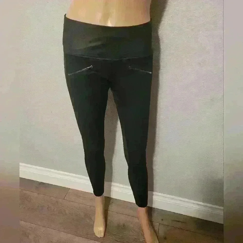 ADAY Throw And Roll Leggings - Picture 2 of 6